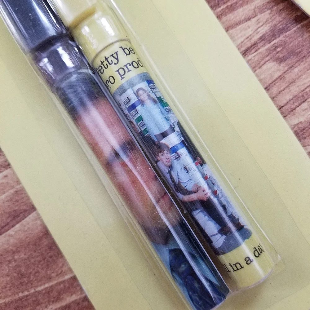 Universal The Office Pencil & Pen Set with Blue Mouse Pad Dwight Schrute